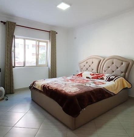 Lovely 2 Bedroom Condo With Parking On Premises! Berat Exterior photo